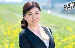 52歳のポッチャリおばさん 楠木登和子が三段腹揺らして最高潮セックス！