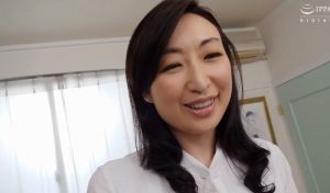 巨大乳輪の斉藤奈苗40歳 垂れた微乳が揺れるスレンダーボディーでイク！