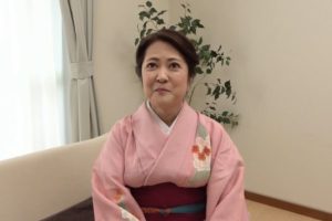 エロい表情の四十路熟女 白崎恭子40歳 年季の入ったオナニストが初出演動画で大潮吹き