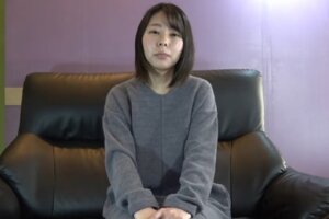 乳首ピン勃ちペチャパイ熟女 久我麻衣奈40歳 無修正でAVデビュー！