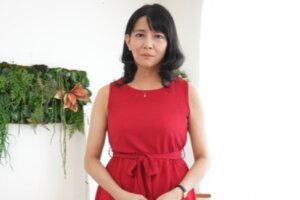 お上品な言葉でイキまくる真性ドM!望月麗華51歳 ヤバいほどイキっぱなしの初撮り撮影