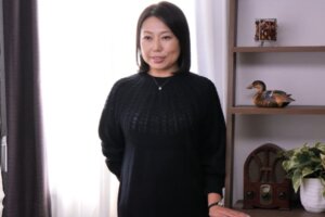 長い舌でチンポをシャブり尽くす五十路フェラニスト白鳥詩織50歳
